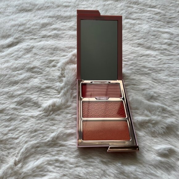 ONE/SIZE Cheek Clapper 3D Blush Trio Palette - Fire Starter - Picture 4 of 9